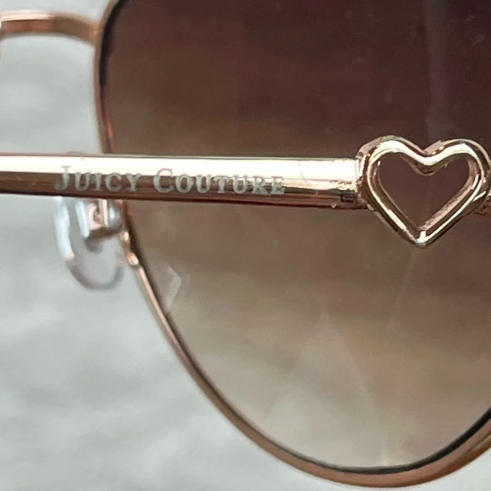 JUICY COUTURE Aviator Sunglasses with Hearts on ear piece Style 3166